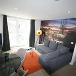 Brunel Loft Apartments - Ya
